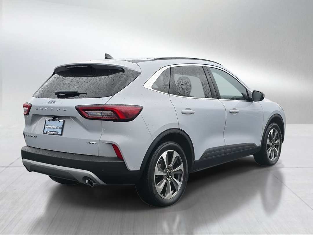 2025 Ford Escape Platinum - Image 3