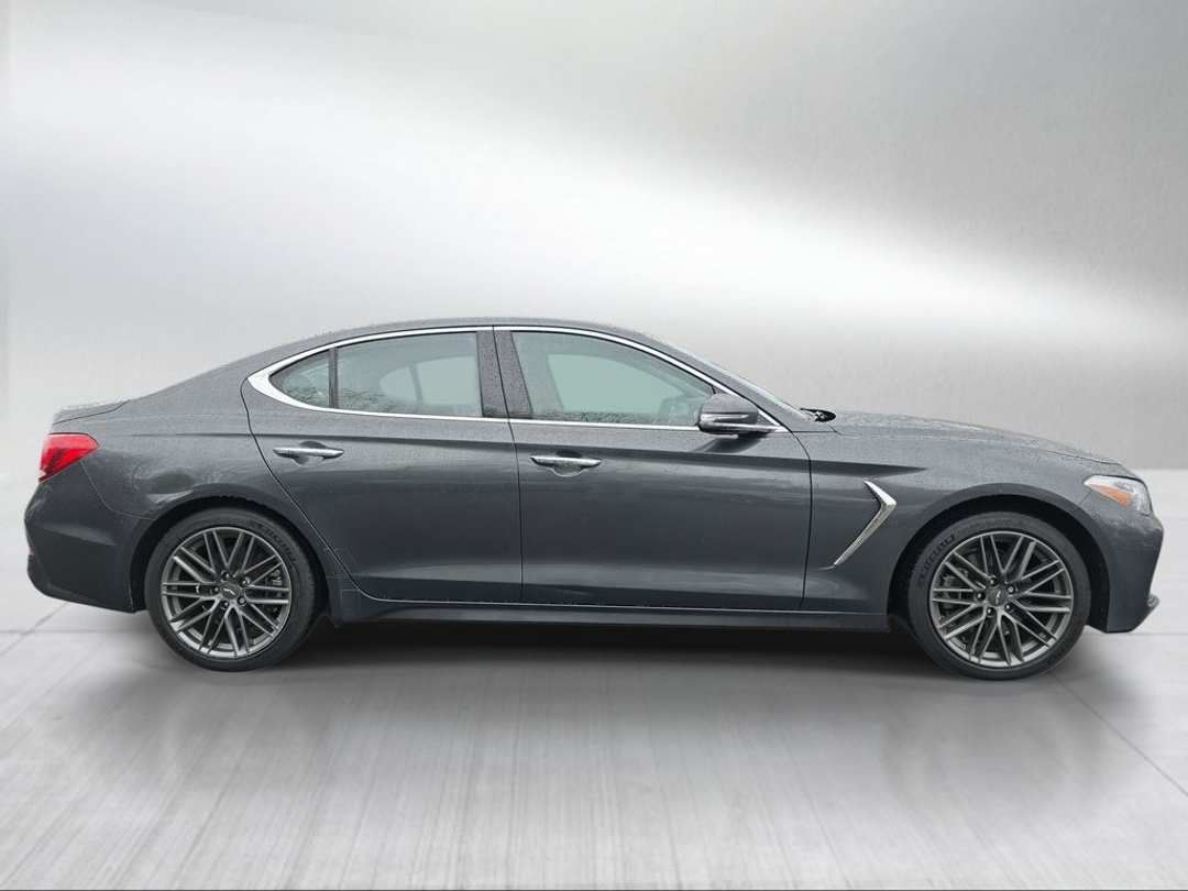 2019 Genesis G70 2.0T Advanced - Image 2