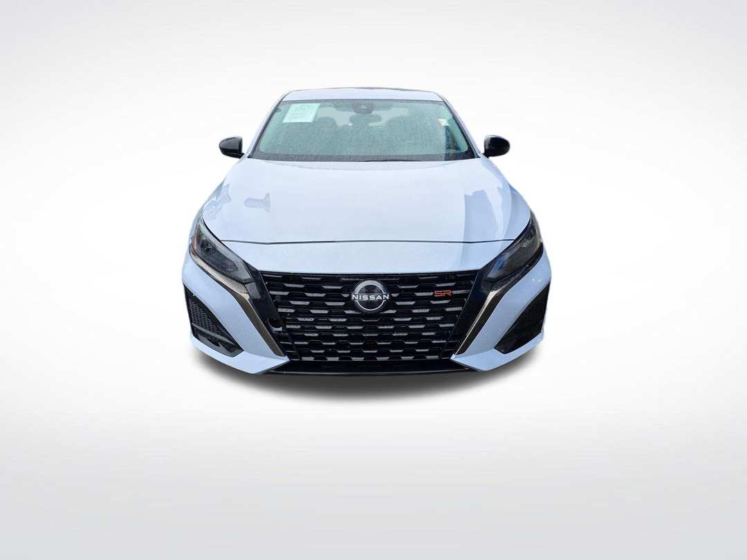 2024 Nissan Altima 2.5 SR - Image 3