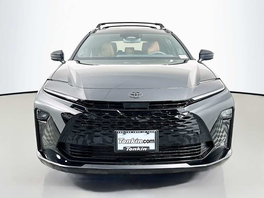 2026 Toyota Crown Signia Limited - Image 2