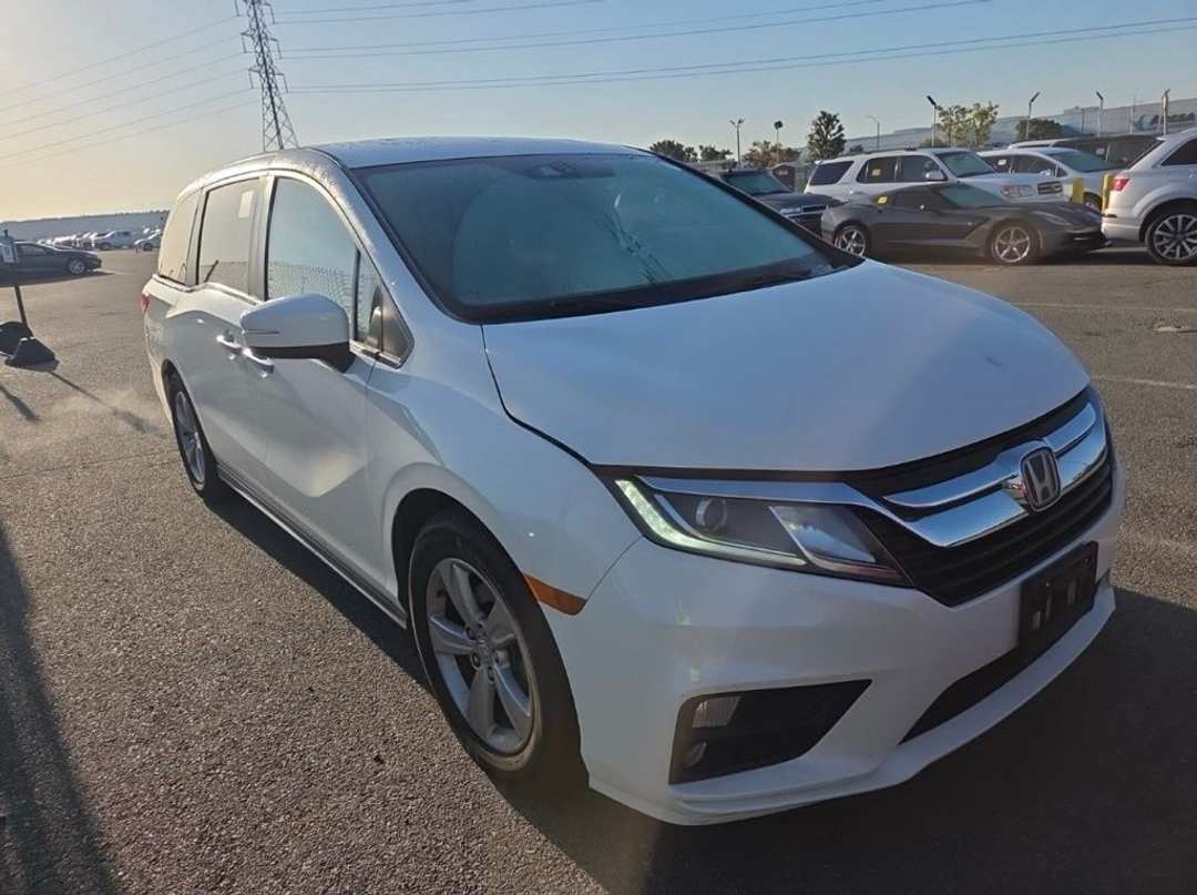 2018 Honda Odyssey EXL - Image 2
