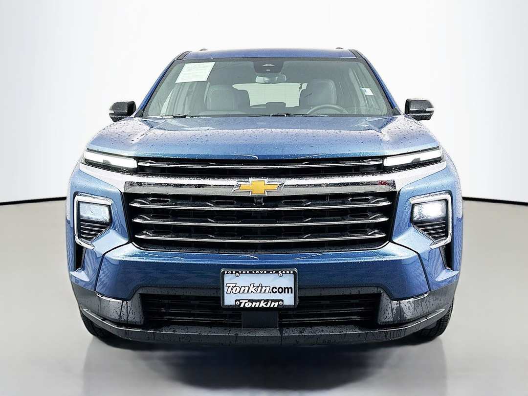 2025 Chevrolet Traverse LT - Image 2