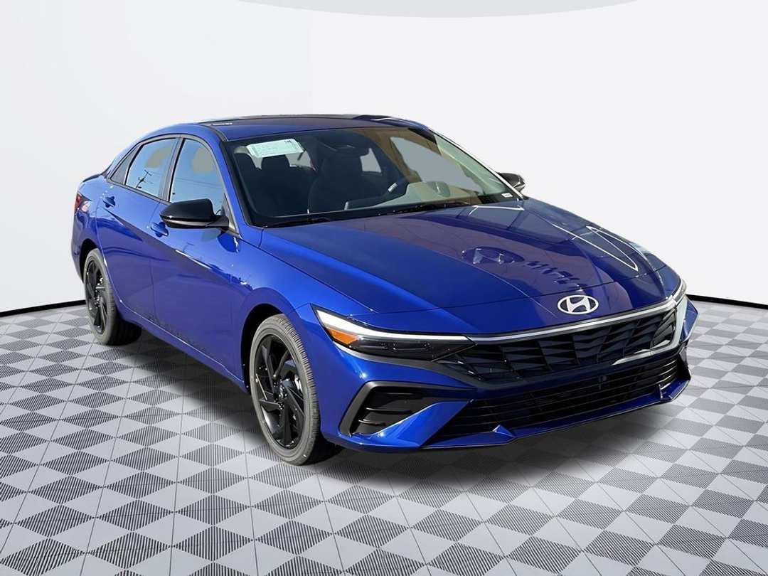 2026 Hyundai Elantra SEL Sport - Image 2
