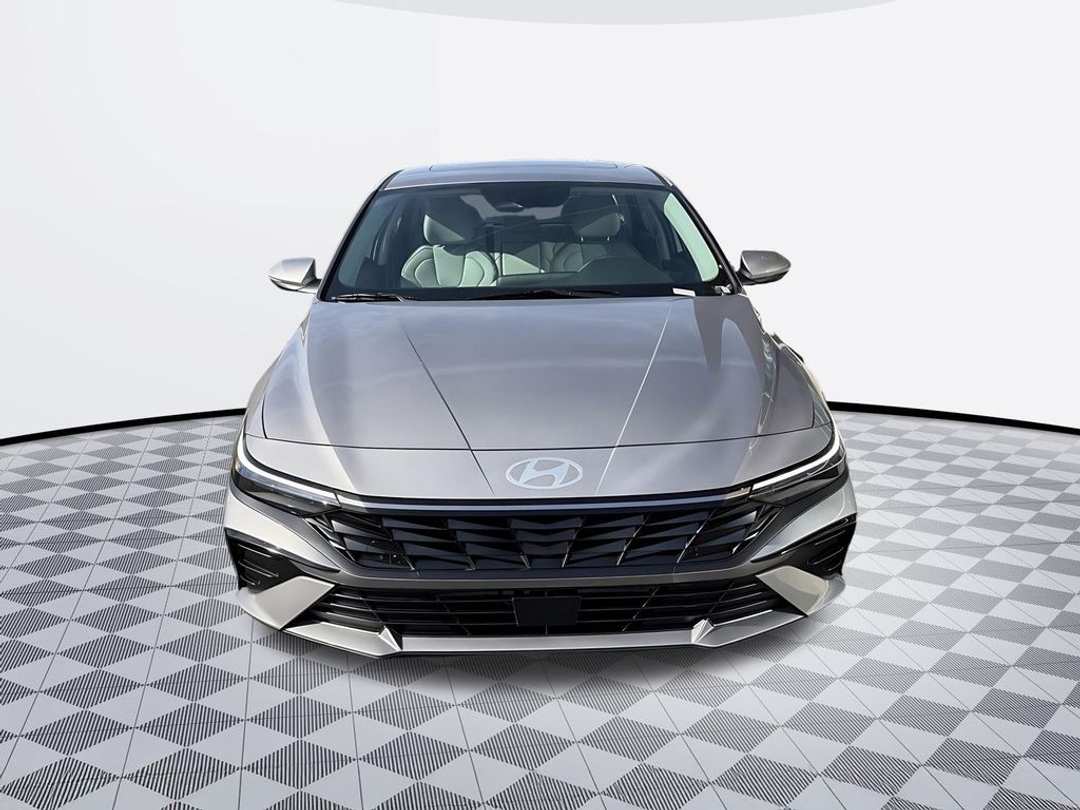 2026 Hyundai Elantra Limited - Image 3