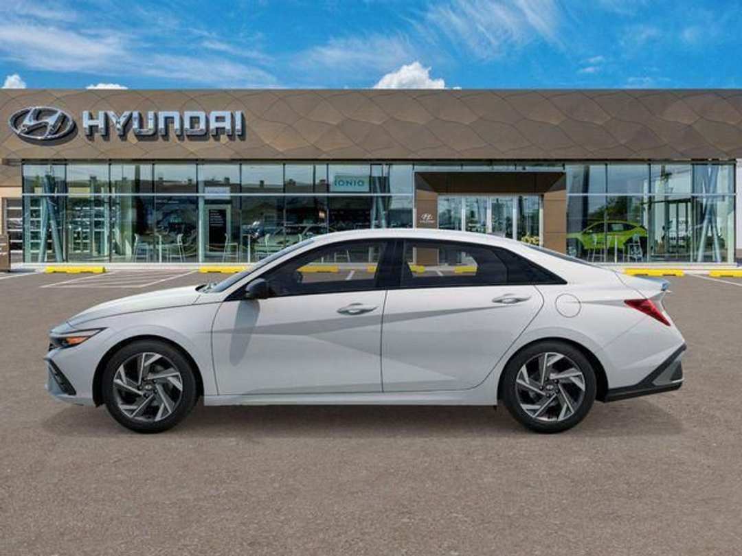2026 Hyundai Elantra SEL Sport - Image 3