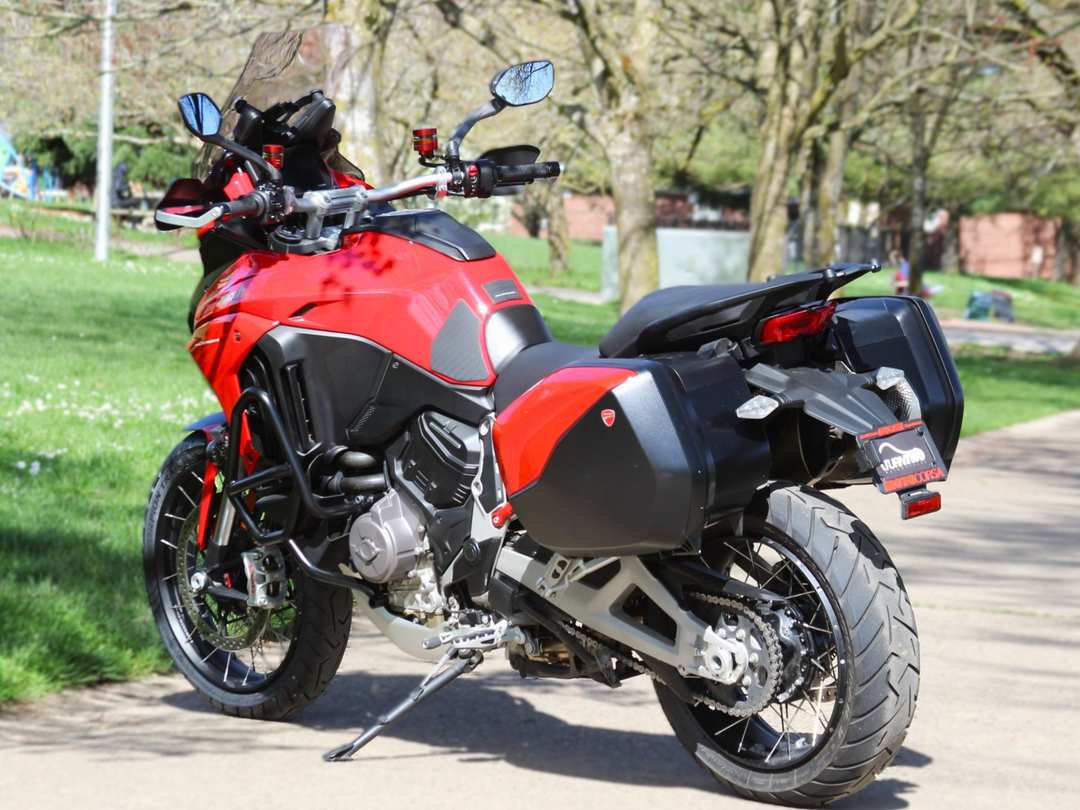 2022 Ducati Multistrada V4 S Travel & Radar - Image 2