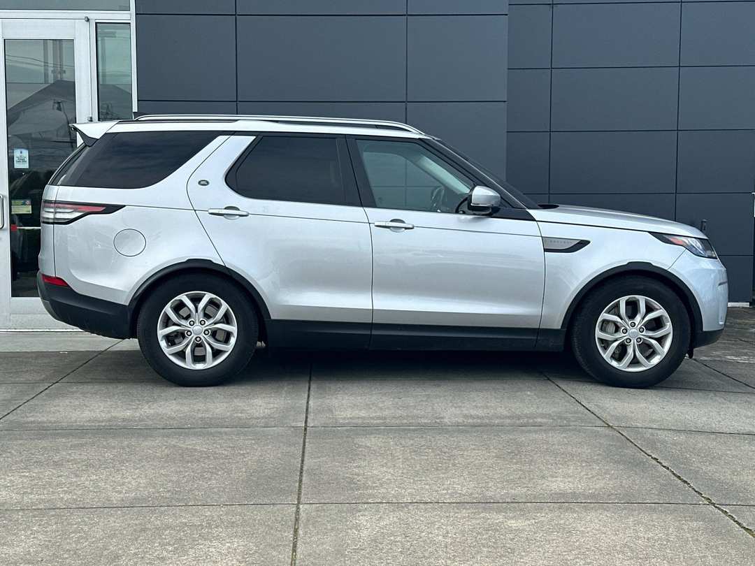 2018 Land Rover Discovery SE - Image 2
