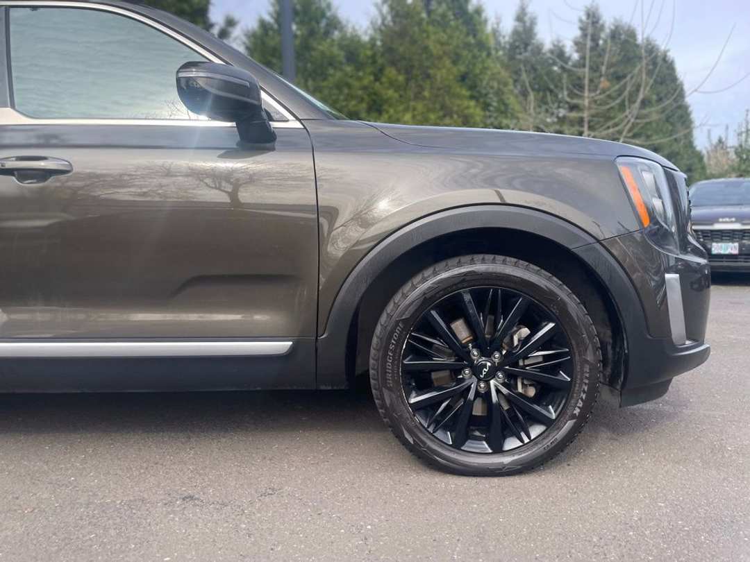 2022 Kia Telluride SX - Image 2