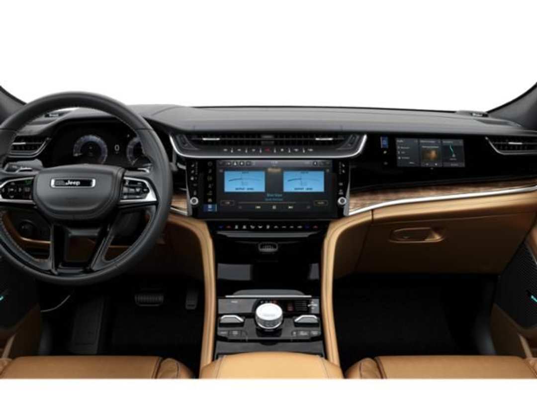 2026 Jeep Grand Cherokee Limited - Image 3