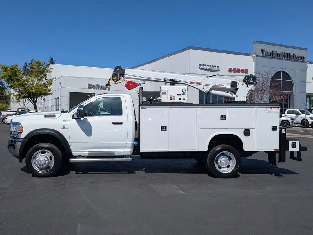 2024 Ram 5500Hd Tradesman - Image 2