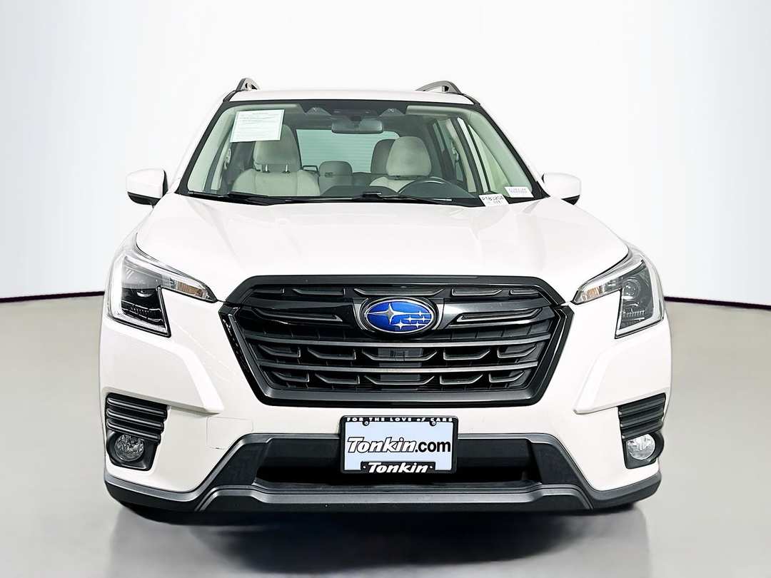 2023 Subaru Forester Premium - Image 2