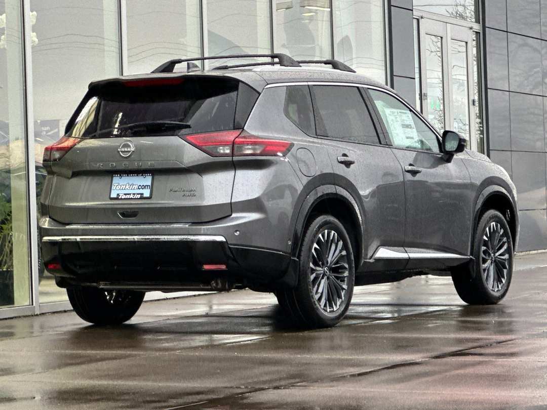 2026 Nissan Rogue Platinum - Image 3
