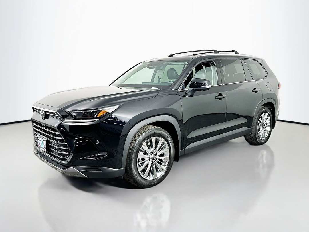 2024 Toyota Grand Highlander Platinum - Image 3