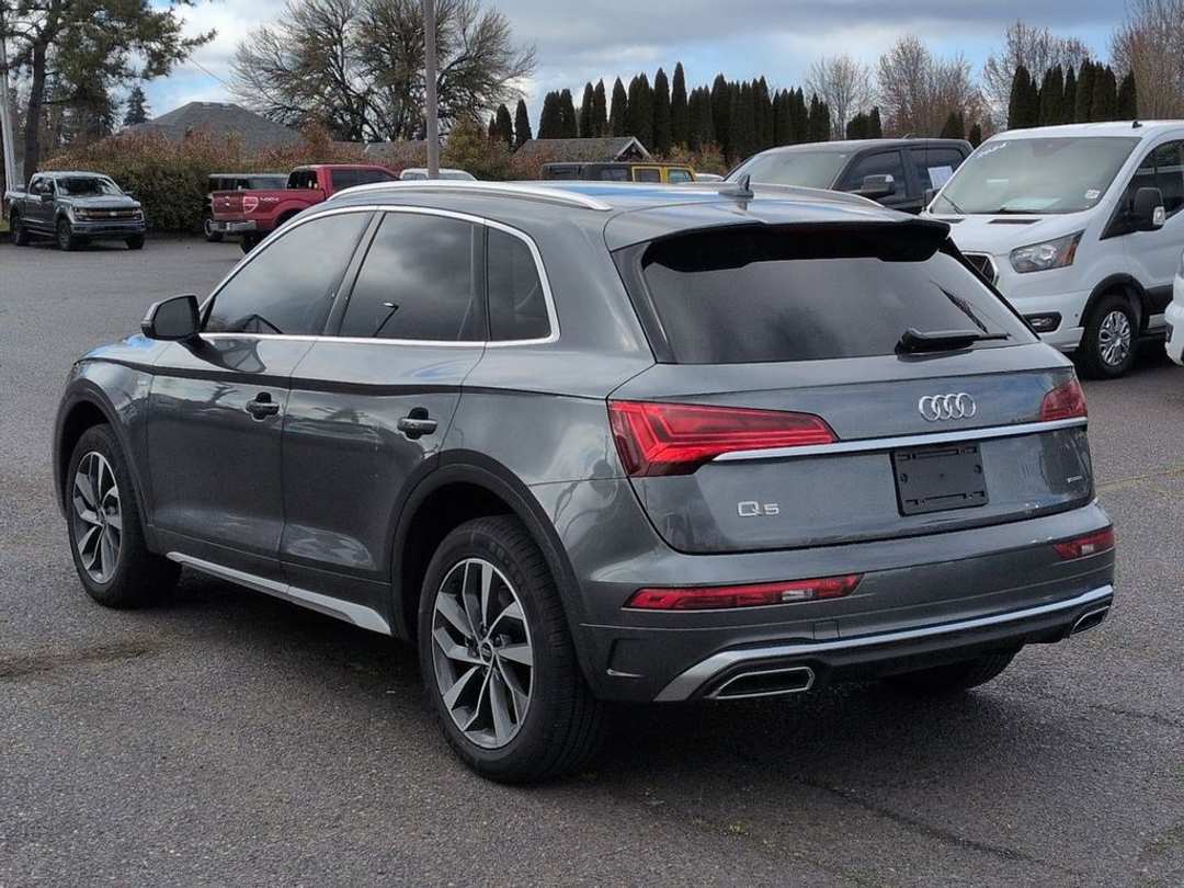 2022 Audi Q5 45 S line Premium - Image 3