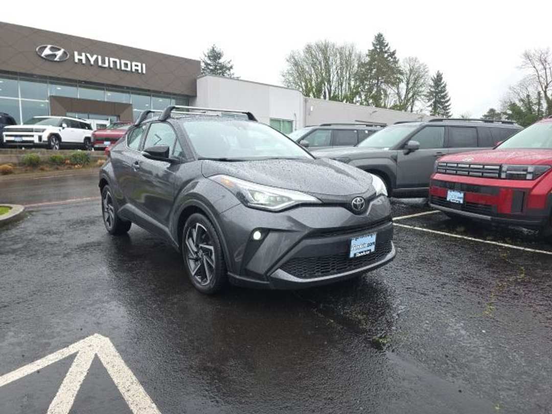 2022 Toyota C-Hr Limited - Image 2