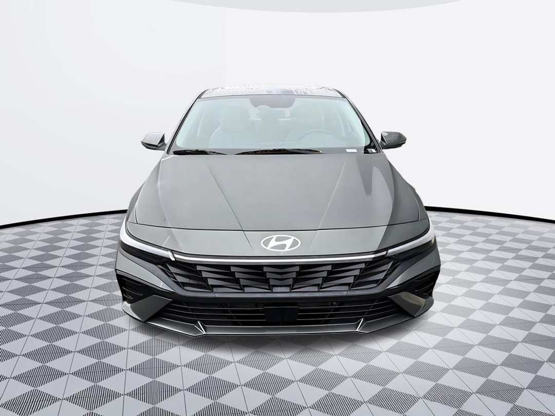 2026 Hyundai Elantra Limited - Image 3