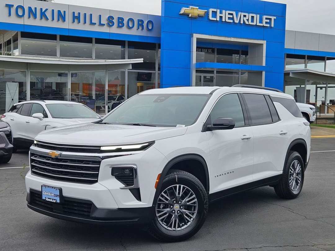 2026 Chevrolet Traverse LT - Image 2