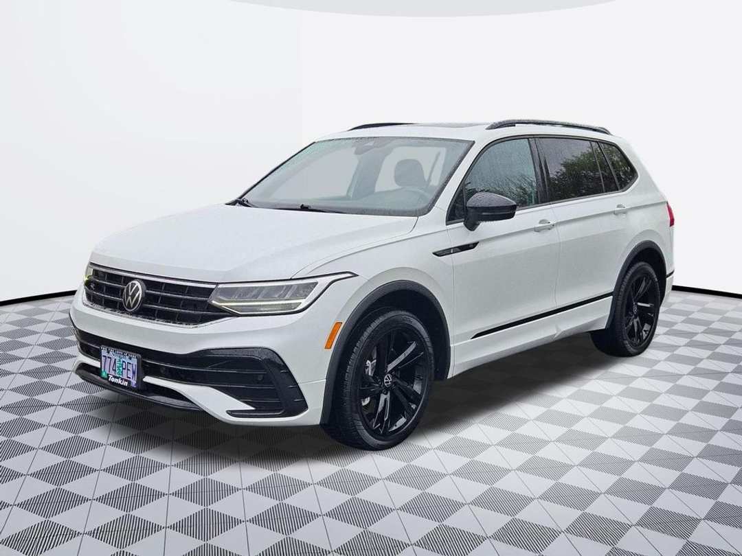 2023 Volkswagen Tiguan 2.0T SE RLine Black - Image 2