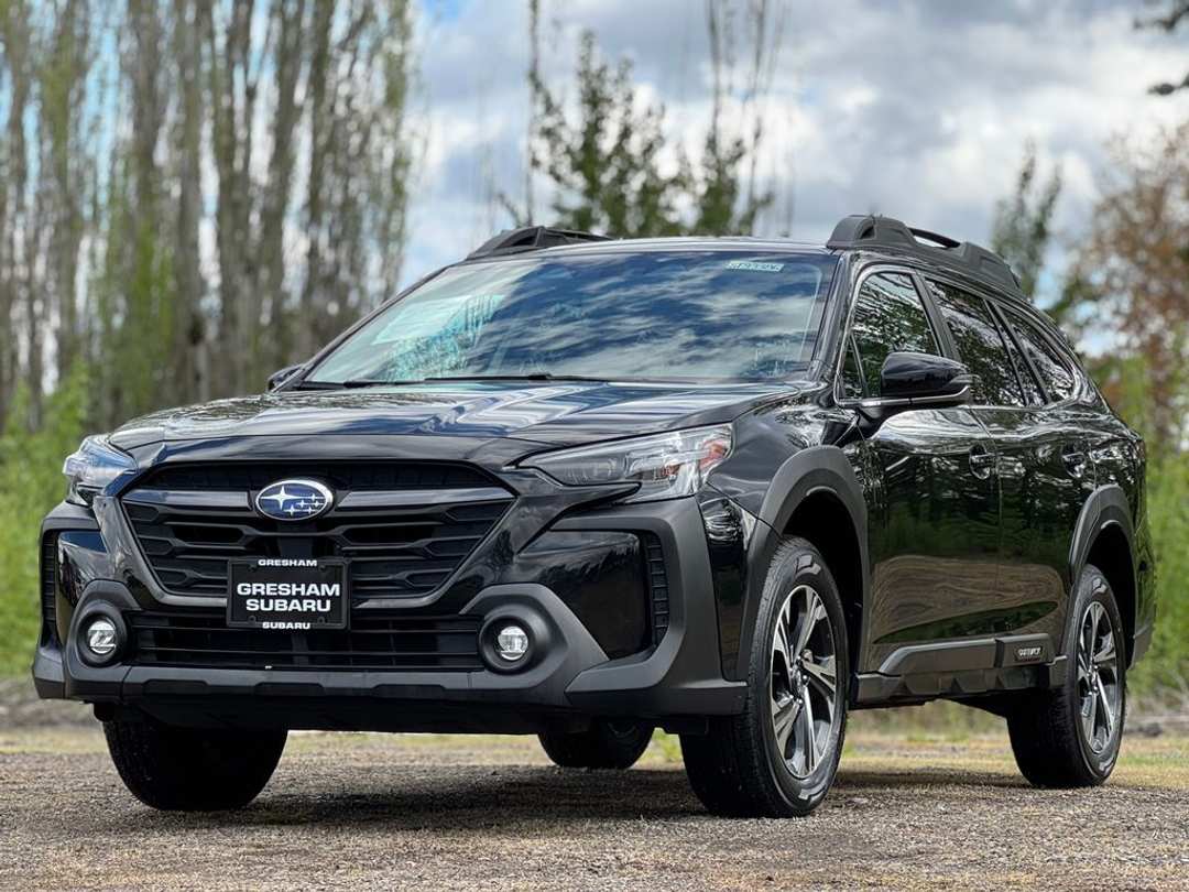 2023 Subaru Outback Premium - Image 3