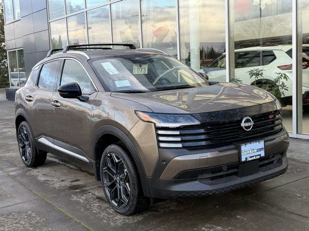 2026 Nissan Kicks SR - Image 2