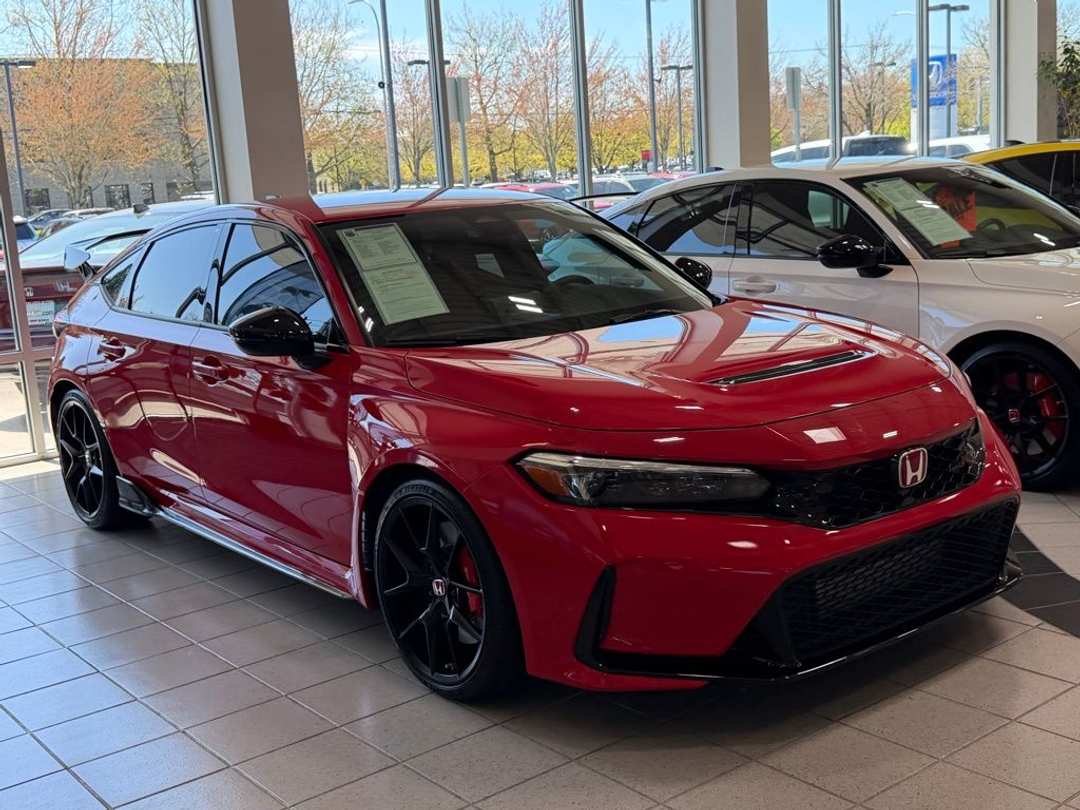 2024 Honda Civic Type R - Image 2