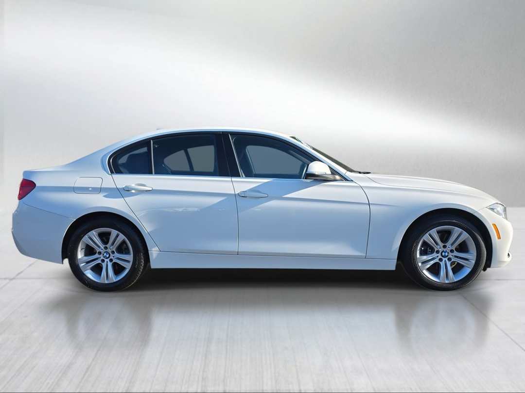2017 BMW 3 Series 330i - Image 2