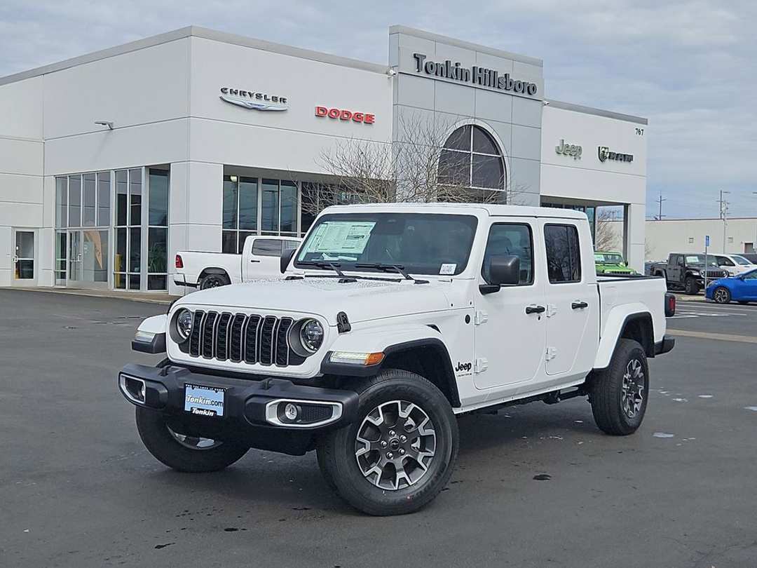 2026 Jeep Gladiator Sahara - Image 2