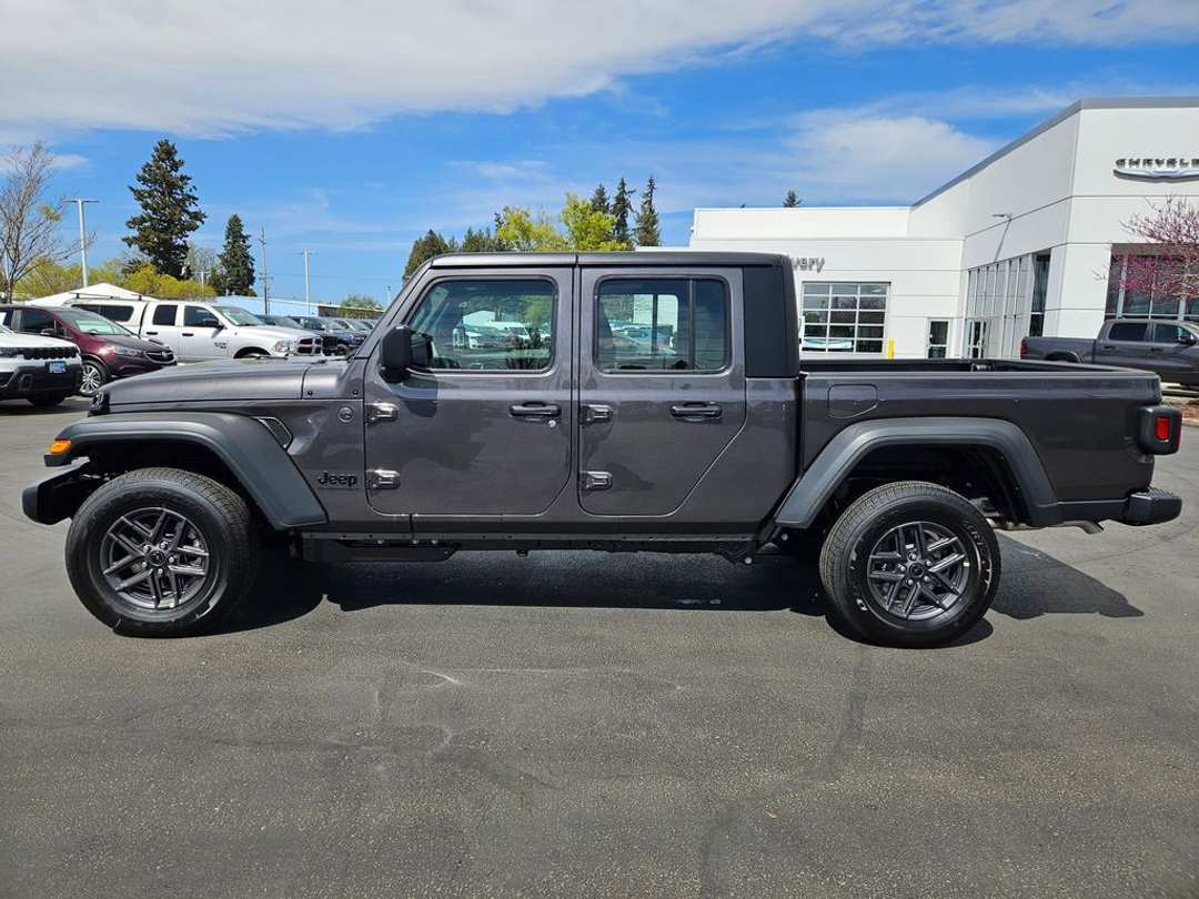 2026 Jeep Gladiator Sport - Image 3
