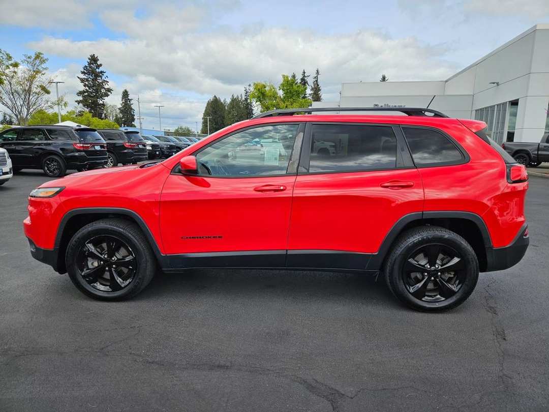 2018 Jeep Cherokee Latitude - Image 3