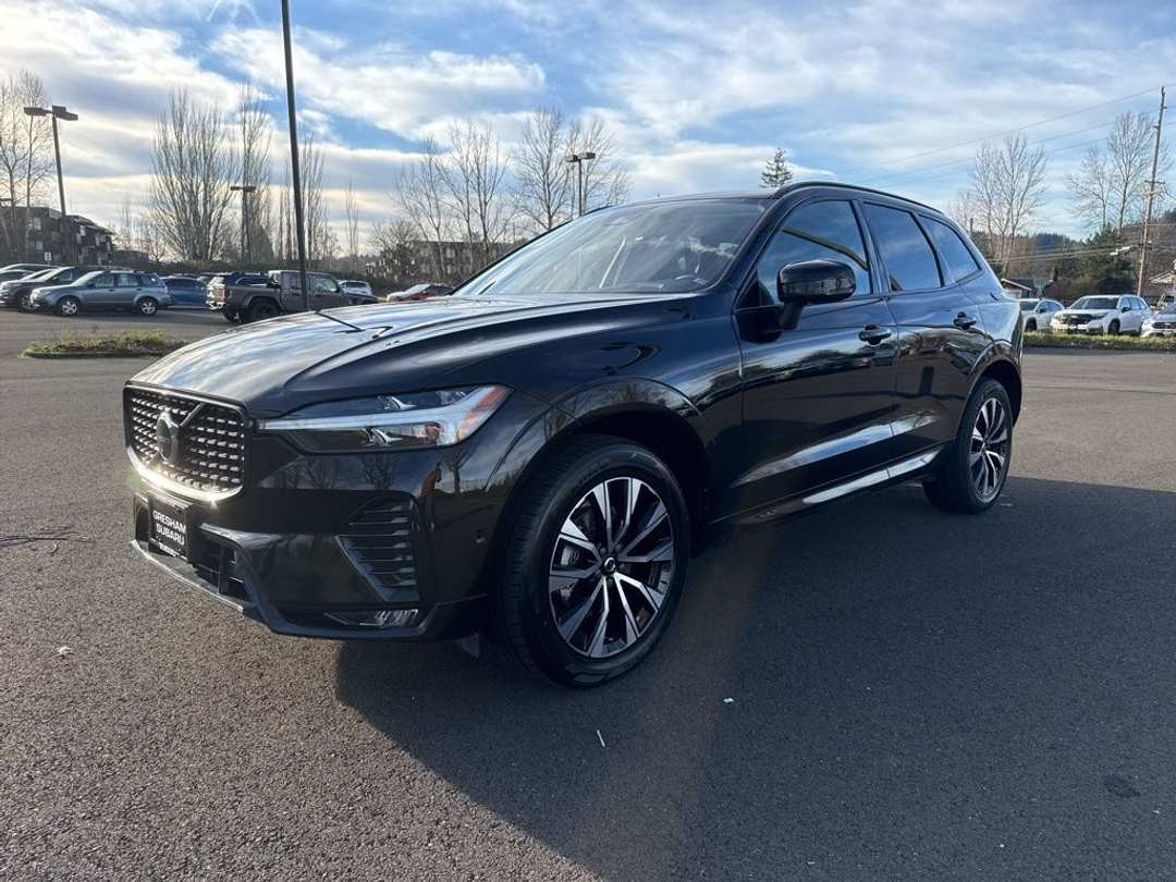 2023 Volvo Xc60 B5 Plus Dark Theme - Image 3