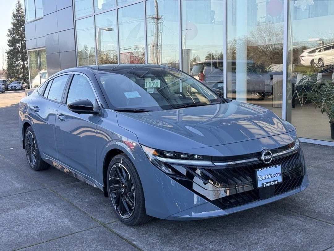 2026 Nissan Sentra SR - Image 2