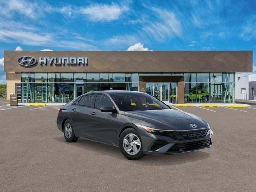 2026 Hyundai Elantra SE - Image 2