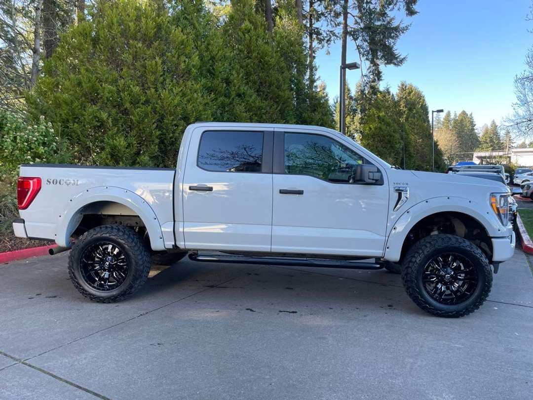 2023 Ford F-150 XLT - Image 2