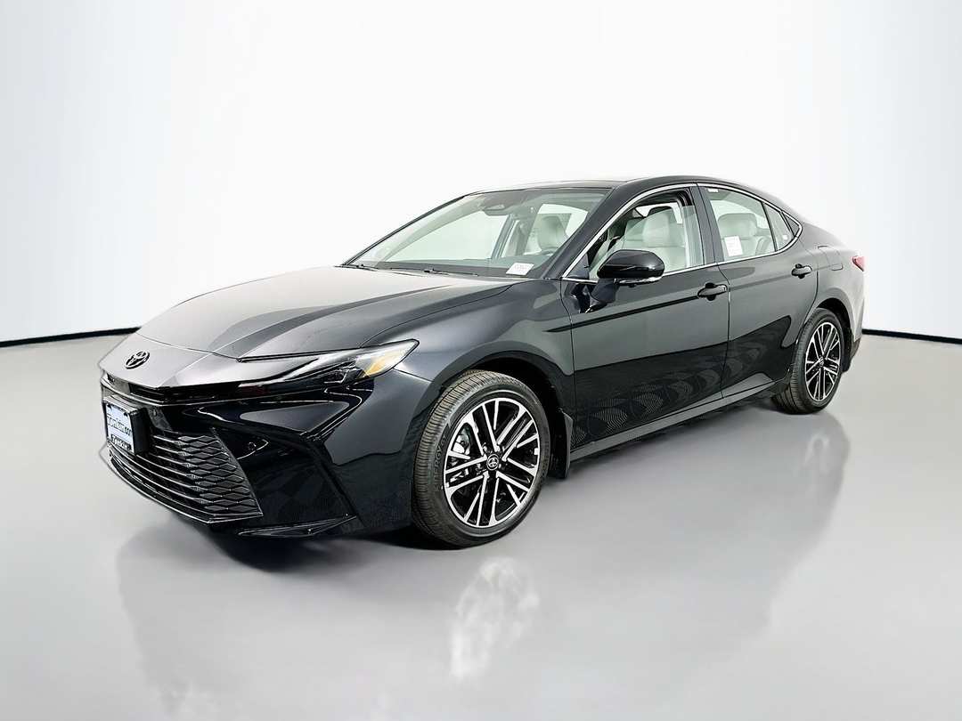 2026 Toyota Camry XSE - Image 3