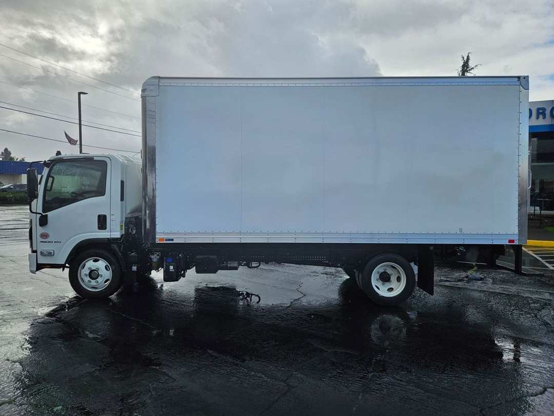 2025 Chevrolet 4500 Hd Lcf Base - Image 3