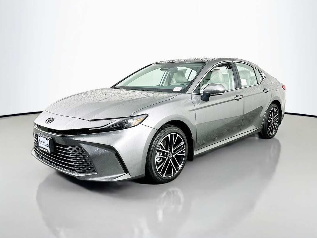 2026 Toyota Camry XSE - Image 3