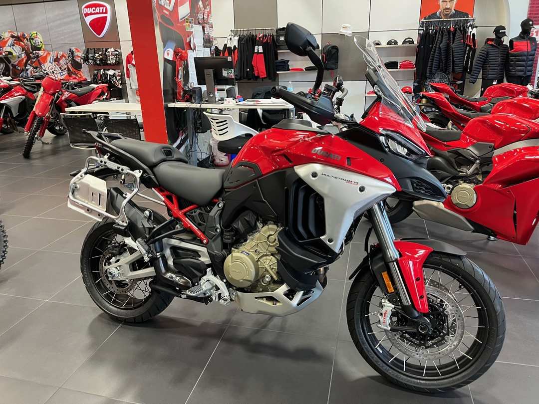 2025 Ducati Multistrada V4 Rally Adventure Travel & Radar - Image 2