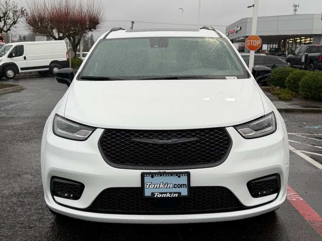 2026 Chrysler Pacifica Select - Image 3