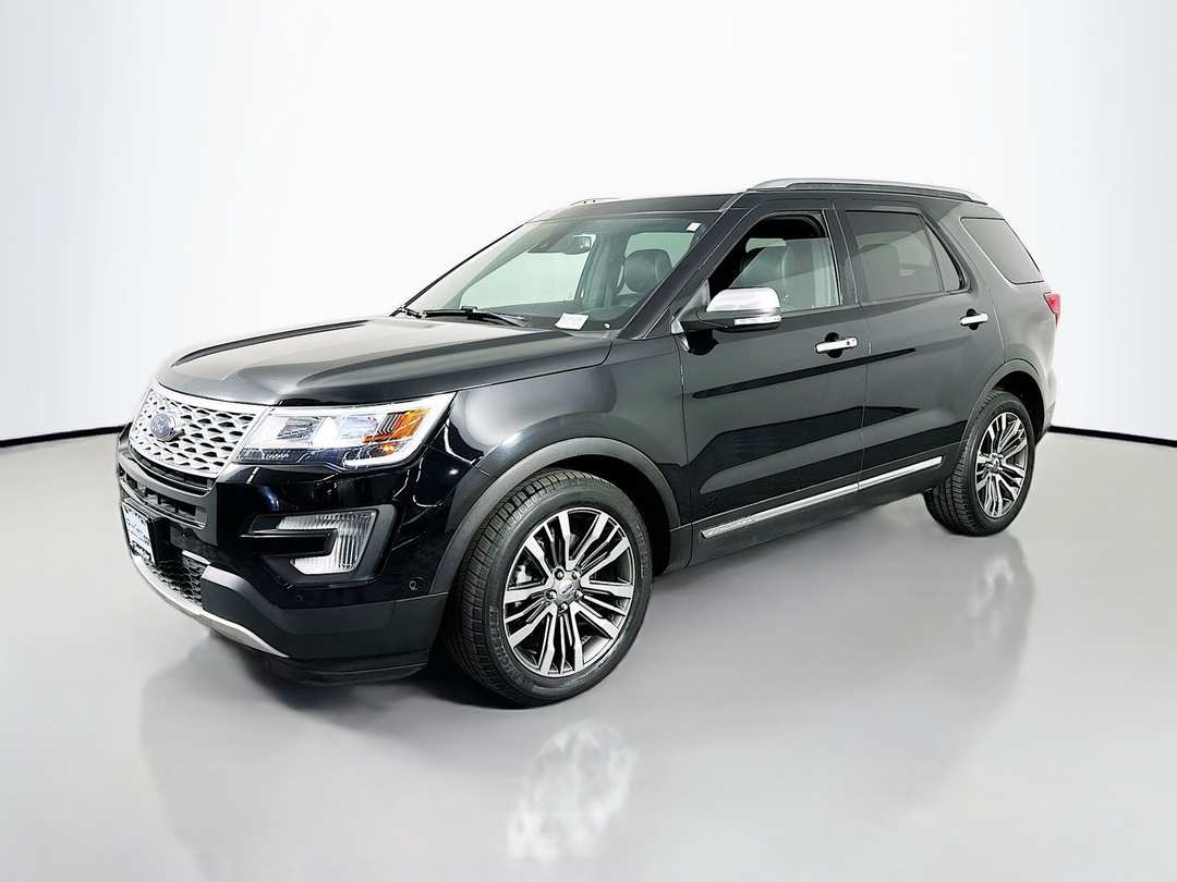 2017 Ford Explorer Platinum - Image 3