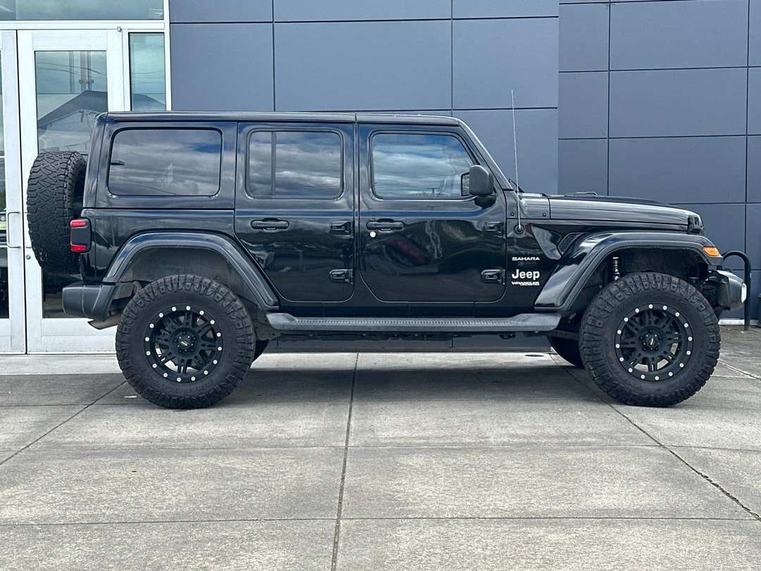 2020 Jeep Wrangler Unlimited Sahara - Image 2