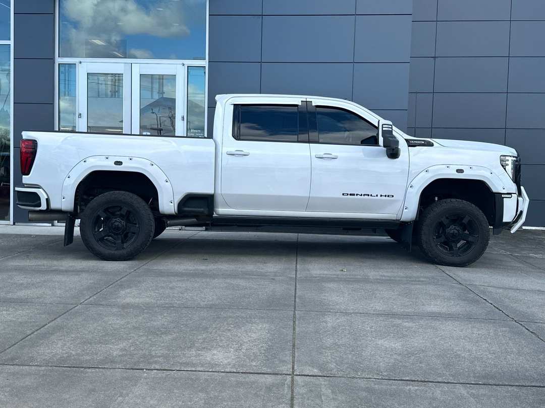 2024 GMC Sierra 3500Hd Denali Ultimate - Image 2