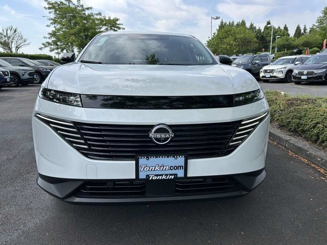 2025 Nissan Murano SL - Image 2