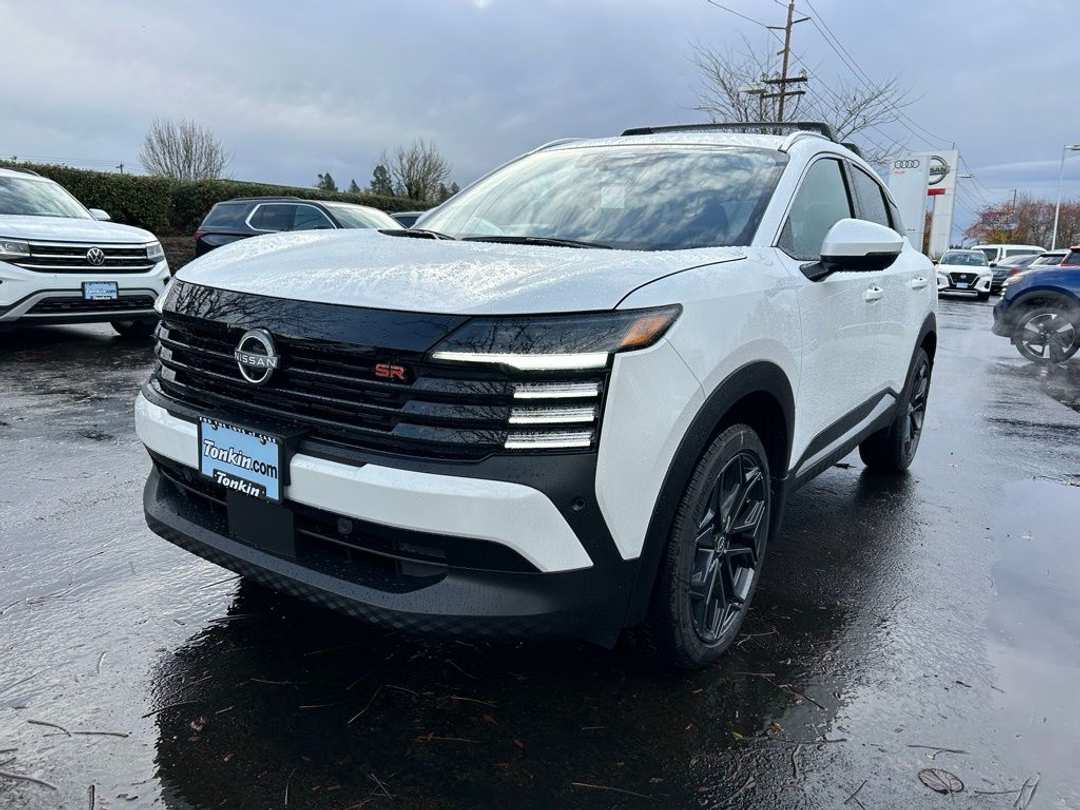 2025 Nissan Kicks SR - Image 3