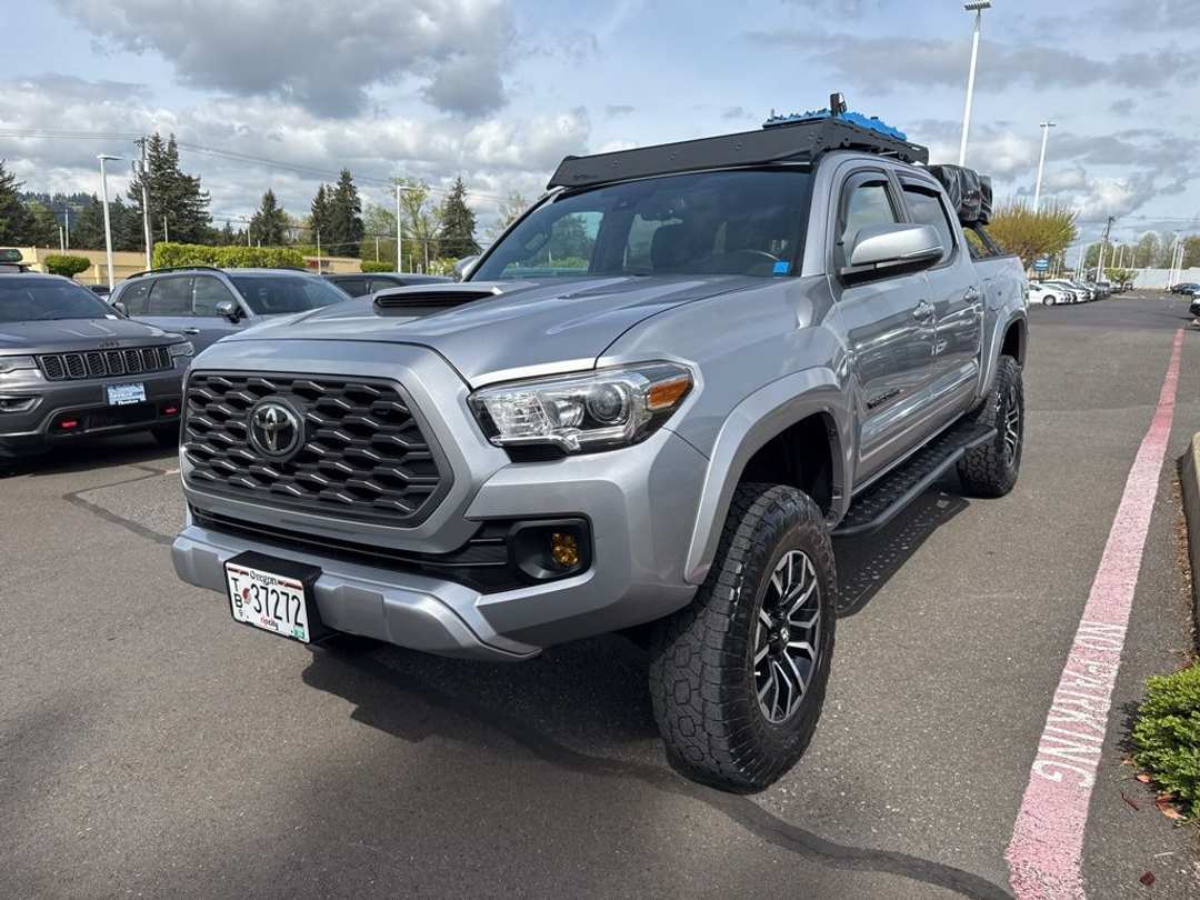 2020 Toyota Tacoma TRD Sport - Image 3