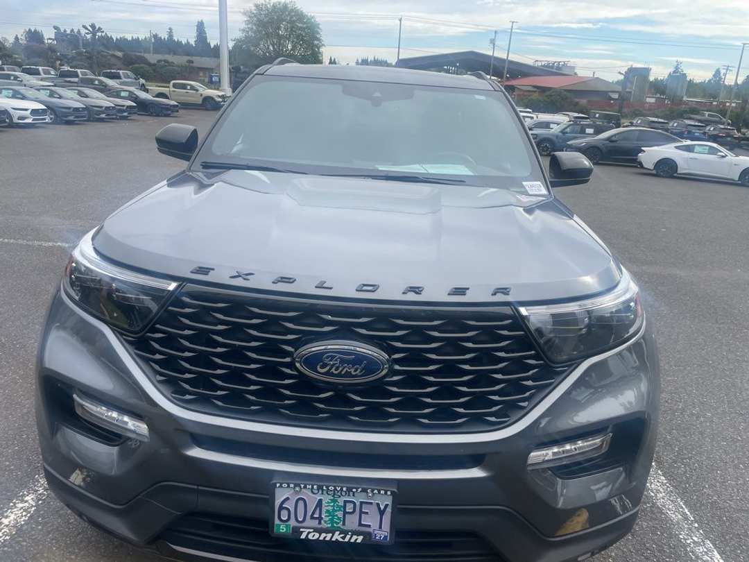 2023 Ford Explorer STLine - Image 3