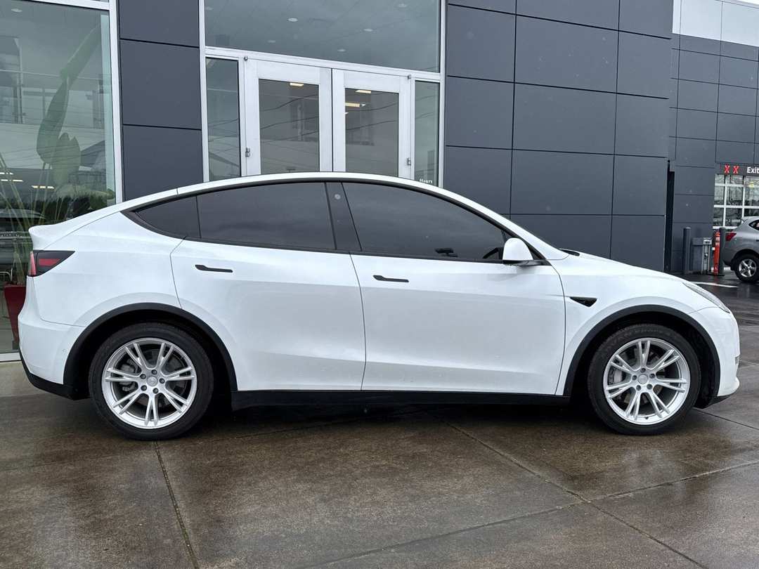 2021 Tesla Model Y Long Range - Image 2