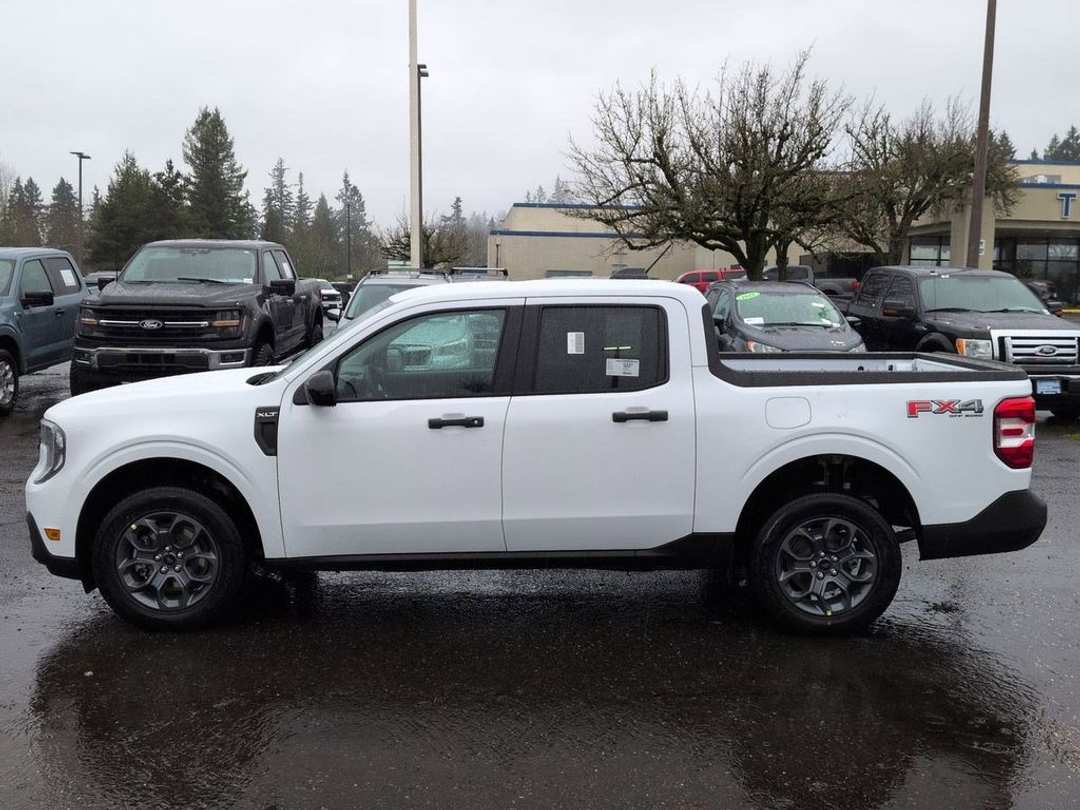 2026 Ford Maverick XLT - Image 2