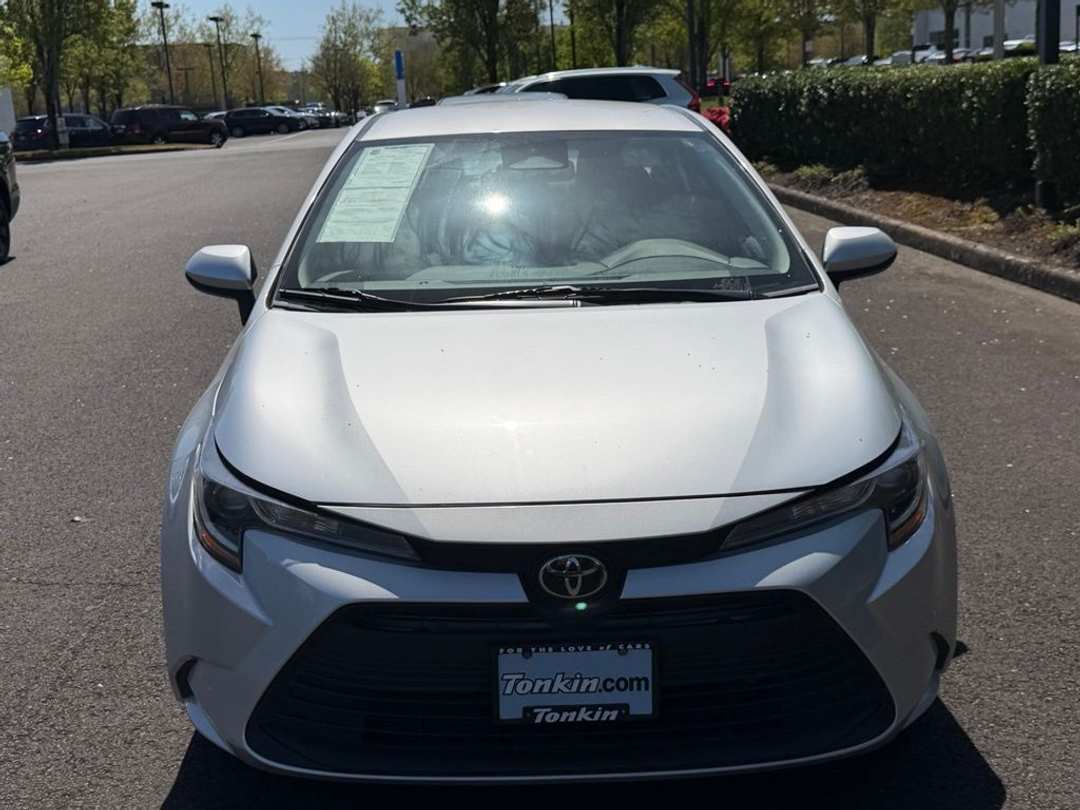 2023 Toyota Corolla LE - Image 3