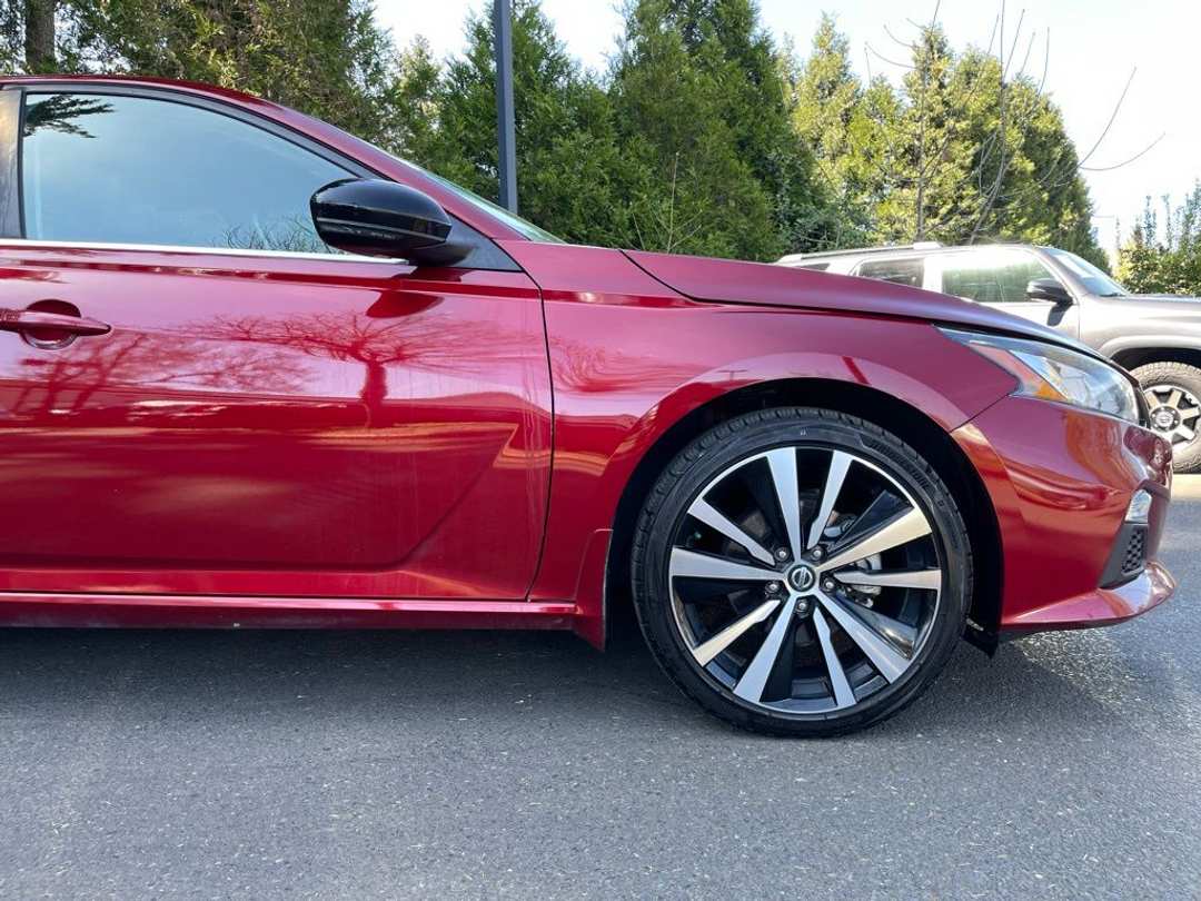 2021 Nissan Altima 2.5 SR - Image 2