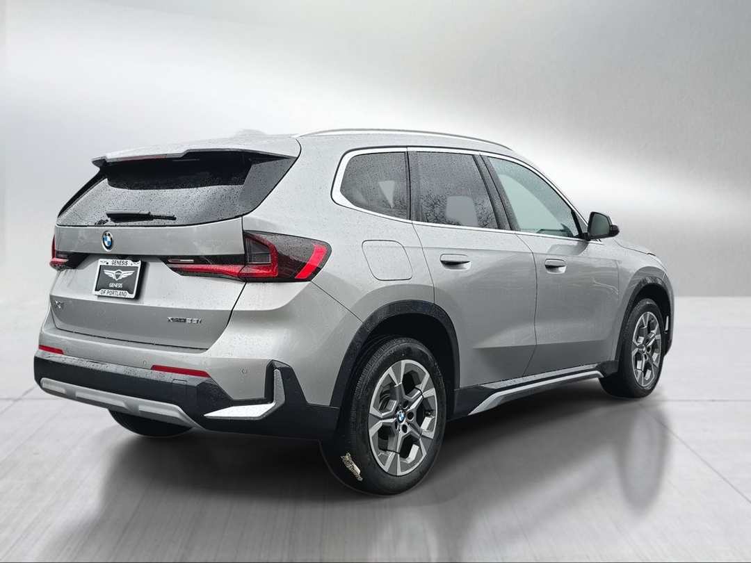2025 BMW X1 xDrive28i - Image 3